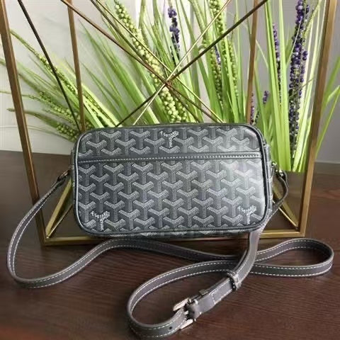 A Top Pick for Discerning Tastes: An Elevated Crossbody Bag