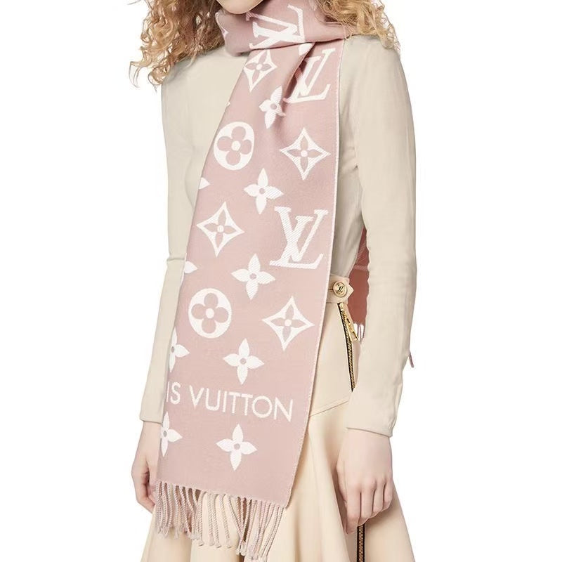 Stylish Scarf – A Must-Have for the Polished Goddess